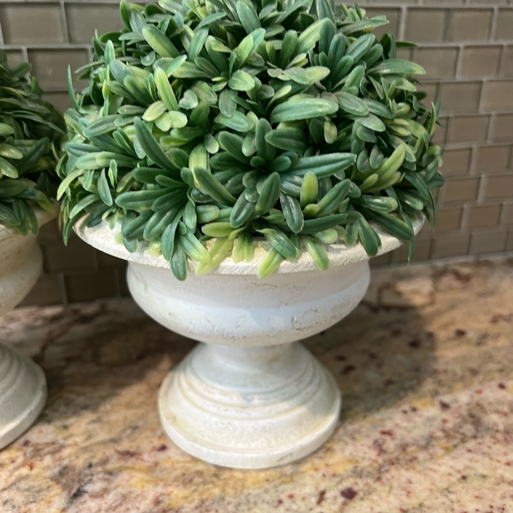 Set of 2 faux small boxwood topiary ball, urn base 6 inches tall, like new Pier1